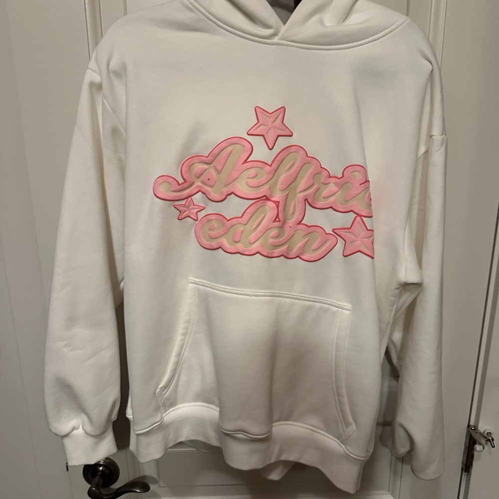 Aelfric Eden Women's White and Pink Sweater
